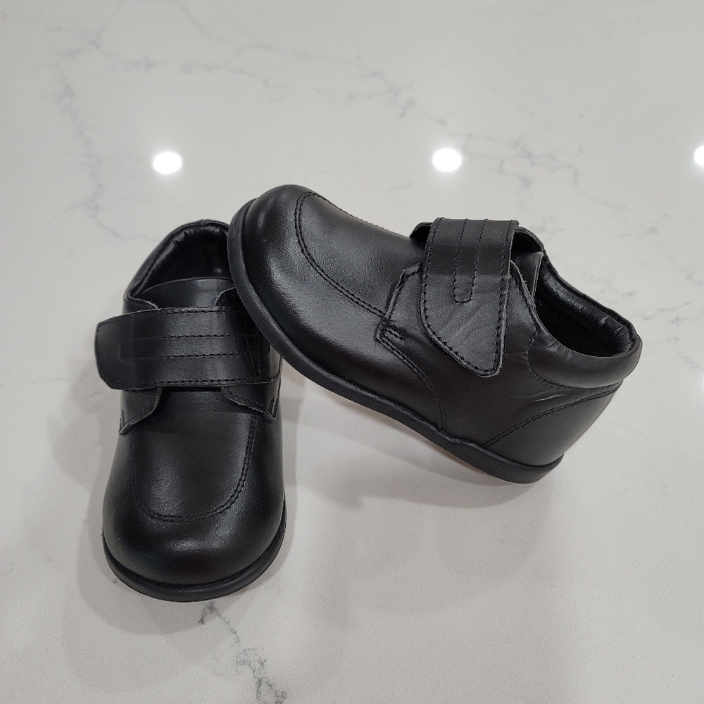 Smart Step Boys Velcro Wide Walking Shoes Toddler Size 5.5